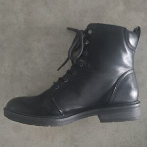Black Women's Boots Tie & Zip Up Baretraps. Size 9.5